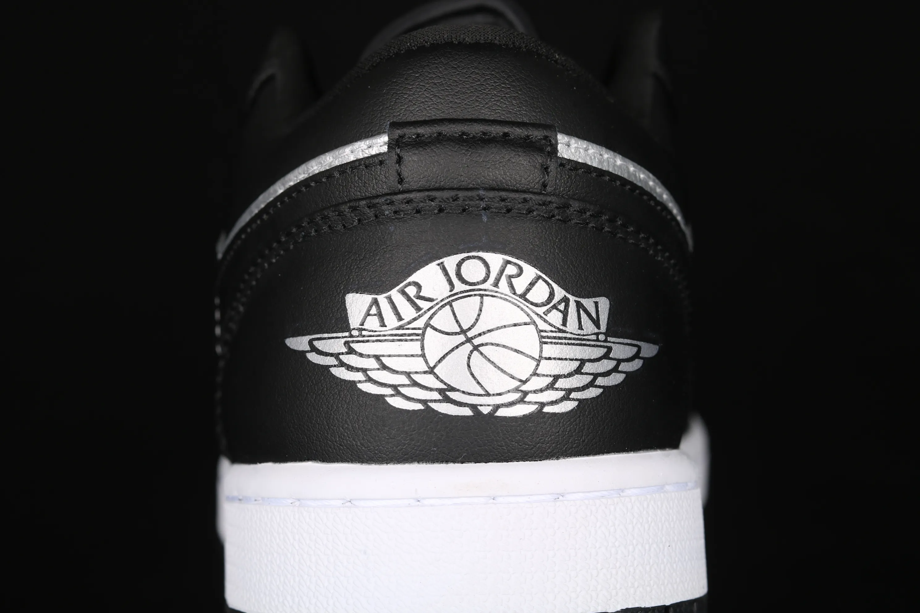 All categories Air Jordan Jordan series basketball shoes Air Jordan 1 Low X version Air Jordan 1 Low AJ1 Joe 1 low top black silver cultural and leisure sports shoes DA5551-001